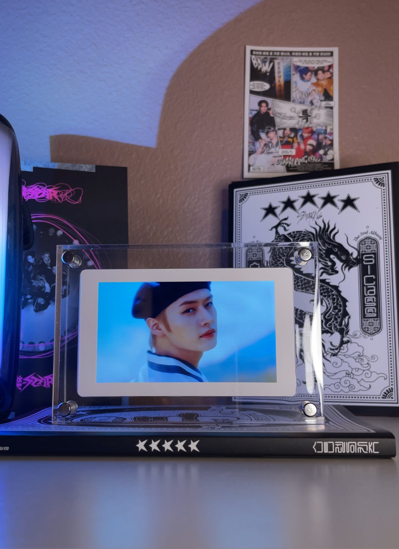 Digital K-Pop Frame™