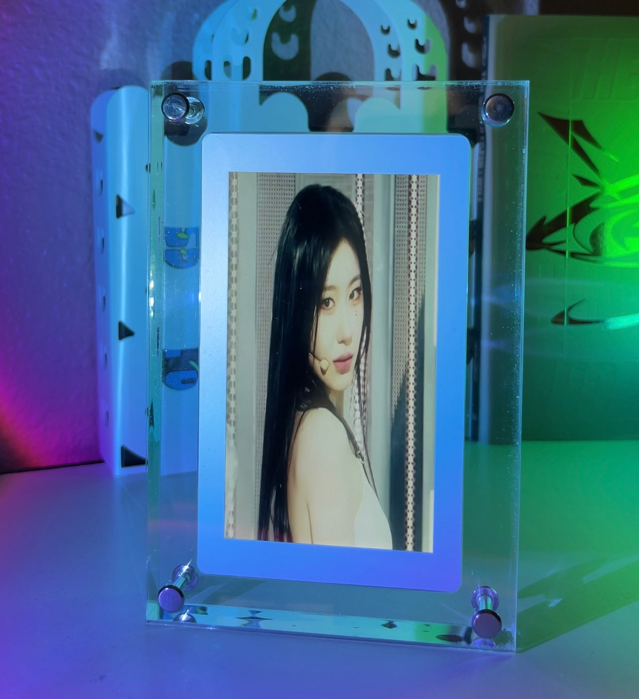 Digital K-Pop Frame™